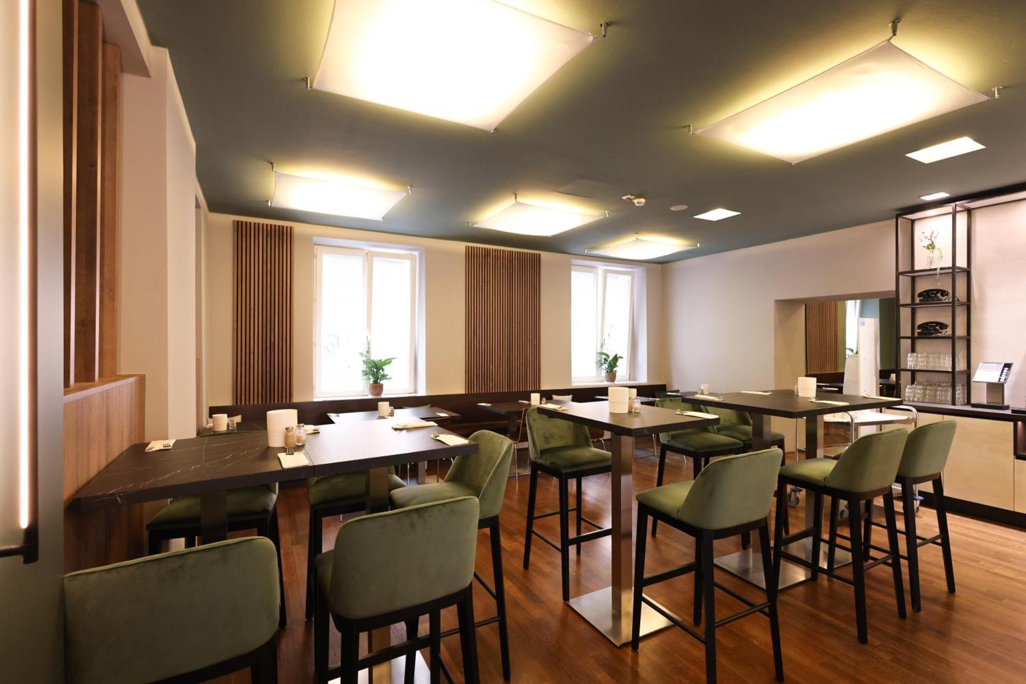 Hotel Altstadt Hofwirt 3*